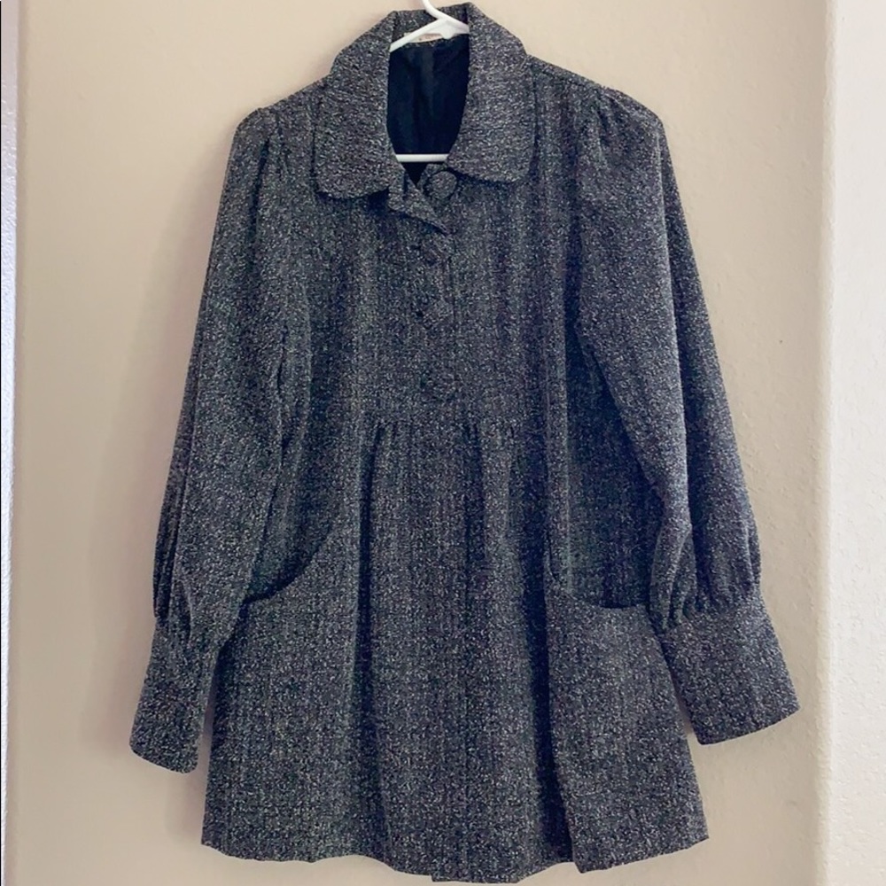 Lightweight Buttoned Coat